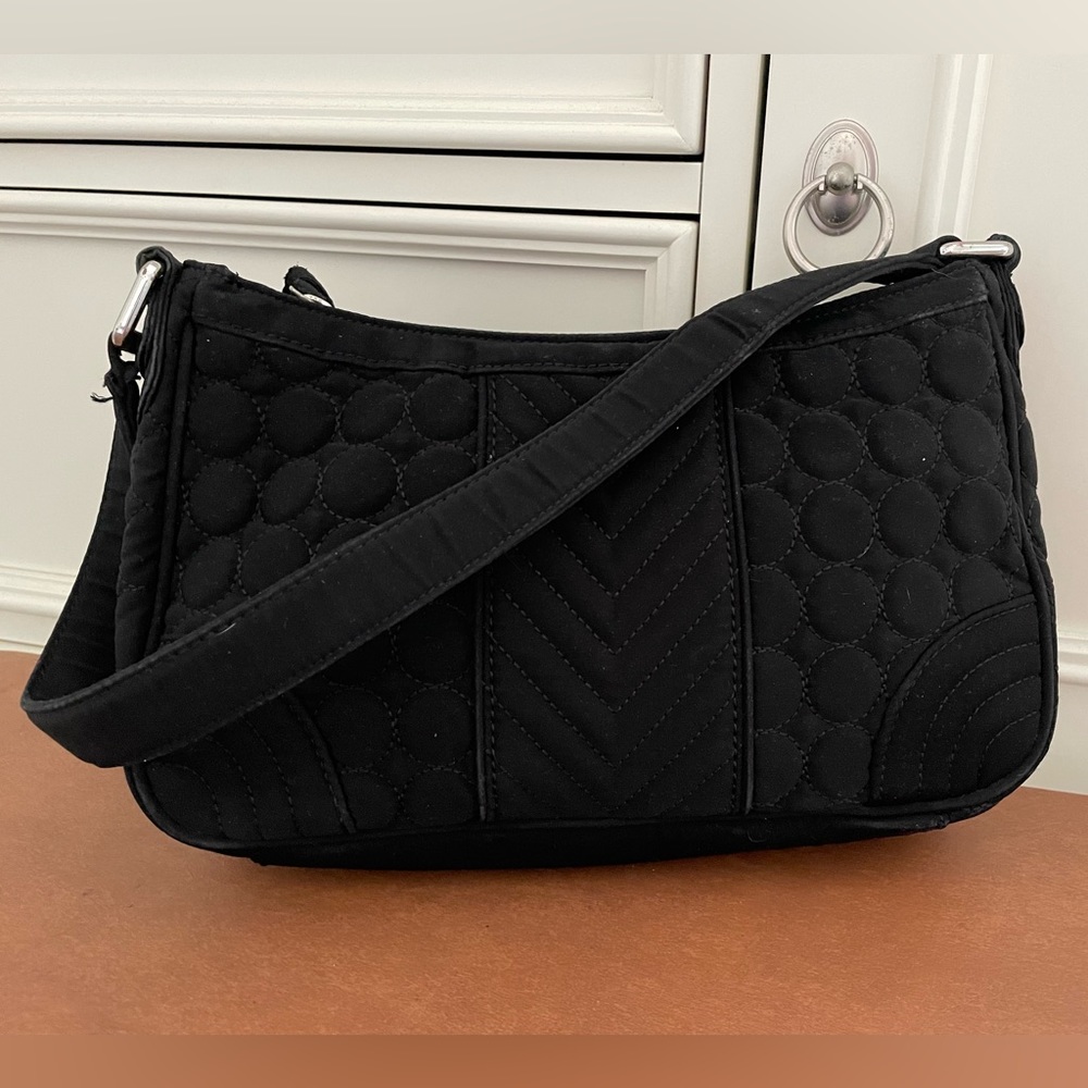 Vera Bradley EUC zip top shoulder hobo bag in quilted black - Picture 4 of 14